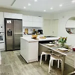 Tatil Evi Superbe Rez-de-villa 6p Calme & A Pied Le Pradet