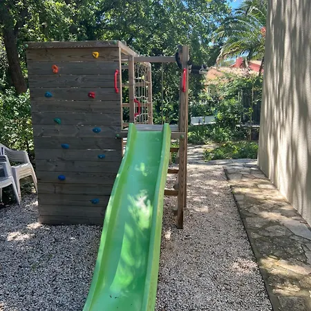 Tatil Evi Superbe Rez-de-villa 6p Calme & A Pied